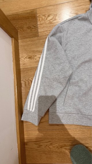 Sudadera Adidas Gris con Capucha y Cremallera