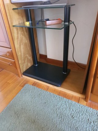 Mesa de TV Negra con Baldas de Cristal