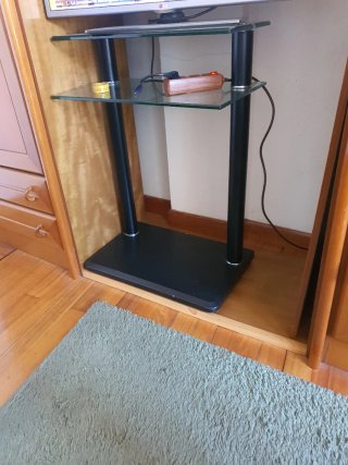 Mesa de TV Negra con Baldas de Cristal