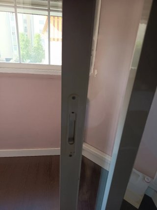 Puerta Corredera de Aluminio Blanca