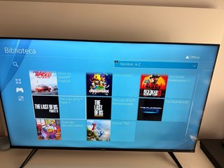 PS4 Pro 9.60 1TB + 2 mandos originales + 16 juegos