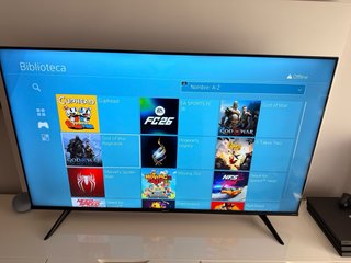 PS4 Pro 9.60 1TB + 2 mandos originales + 16 juegos