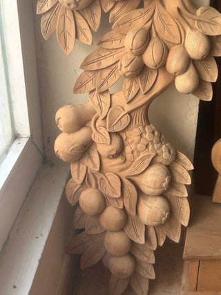 Guinarla de Pared de Madera Tallada . Sin decorar