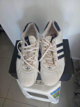 Zapatillas Adidas Goodyear Blancas y Azules