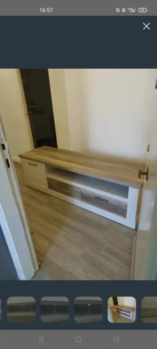 Mueble bajo TV madera y blanco