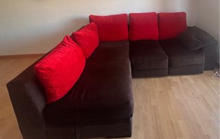 Chaiselongue marrón y rojo