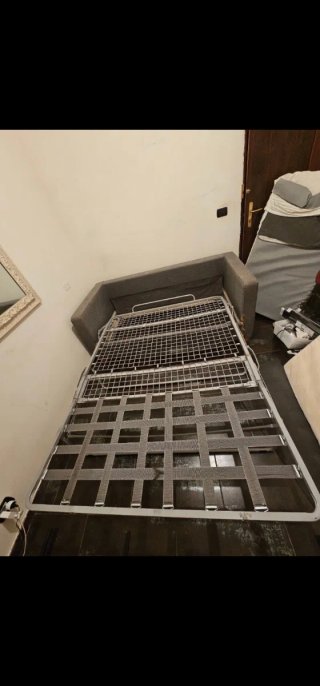 Divano letto grigio