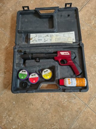 Pistola de clavos Apolo con maletín