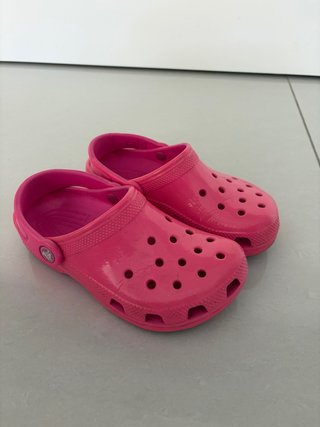 Crocs Rosa Brillo Talla J1 (33)