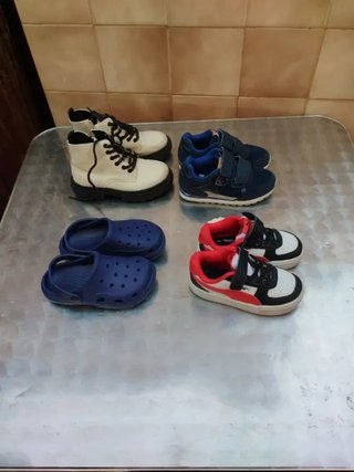 12 euros Todo el lote - Botas blancas con cordones