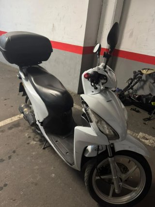 Honda Vision 110 Scooter Blanca