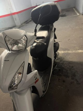 Honda Vision 110 Scooter Blanca