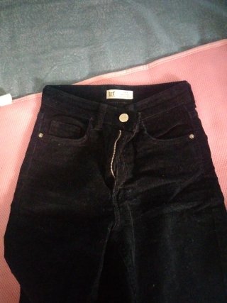 2 Pantalones Pana Acampanados Beige y Negro