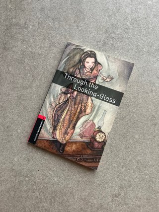 Oxford Bookworms Library: Stage 3: Through the ...