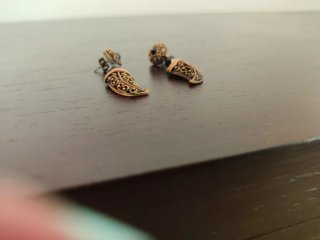 Pendientes con forma de colmillo