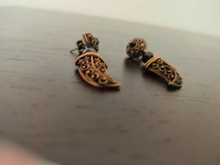 Pendientes con forma de colmillo