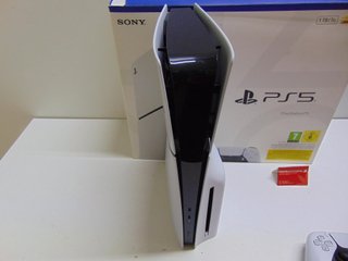 PS5 SLIM CON COMANDO 1TB E LETTORE (183263)