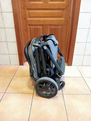 Carrito y Silla de Bebé Gris