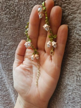 Pulsera con diseño floral