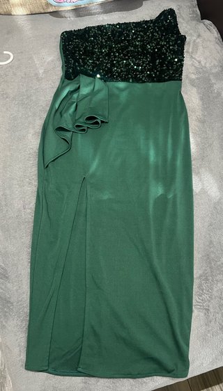 Vestido de fiesta verde con lentejuelas