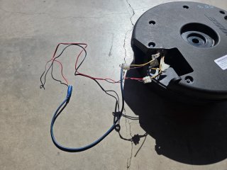 Subwoofer Bose Autoamplificado con cableado Instal