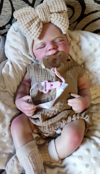 Reborn silicona niña 48cm piel blanquita