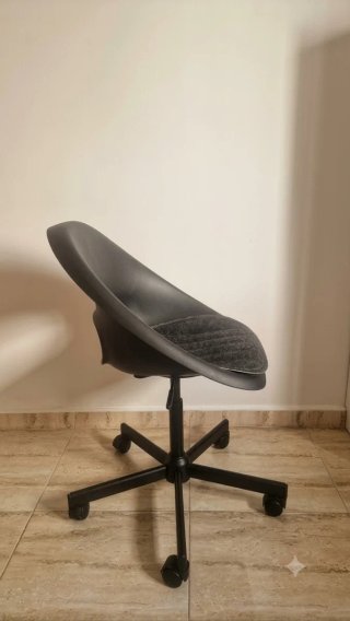 Silla giratoria IKEA negra
