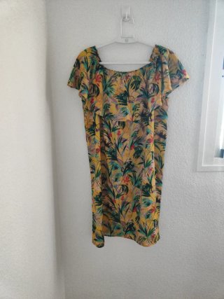 Vestido estampado tropical Talla M
