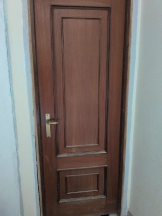 6 Puerta de Interior de Madera y cierro de cristal