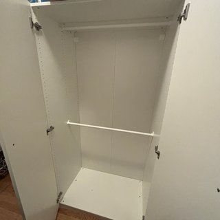Conjunto de armarios de color blanco