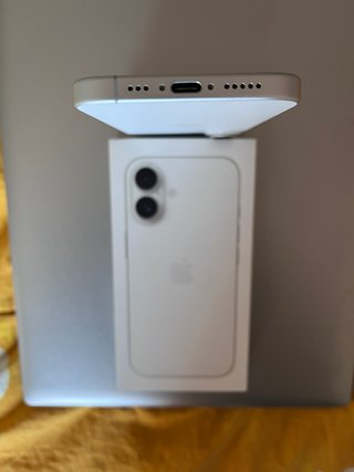 iPhone 16