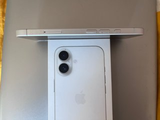iPhone 16