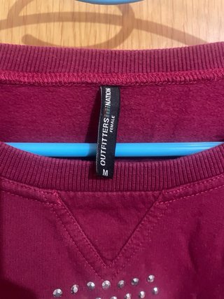 Sudadera con brillantes letra A