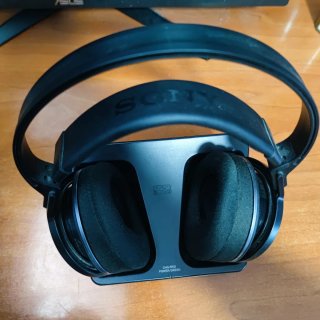 Auriculares Inalámbricos Sony MDR-RF855 con base.