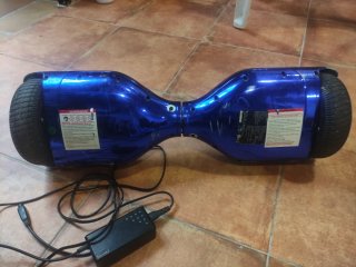 Hoverboard azul con accesorio
