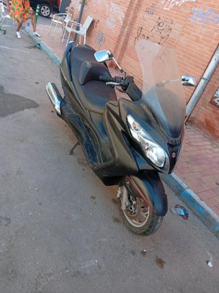 Suzuki Burgman 400cc Negra