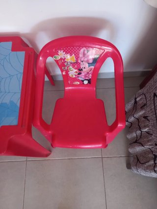 Mesa y 2 sillitas infantiles Spiderman y Mickey