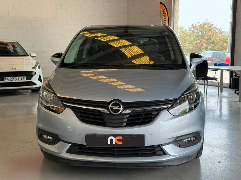 Opel Zafira 2018, foto 2