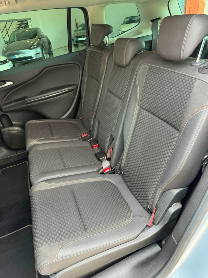 Opel Zafira 2018, foto 11