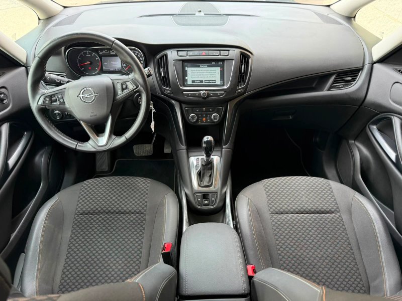 Opel Zafira 2018, foto 12