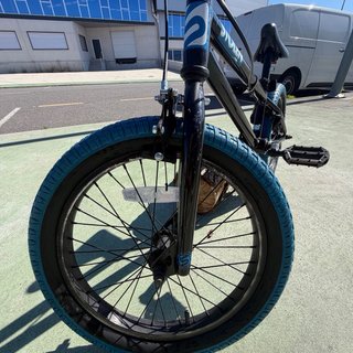 Bicicleta BMX Stolen Negra