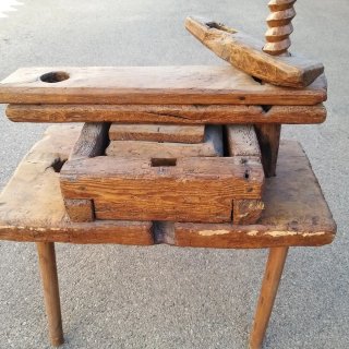 Prensa de Miel Antigua de Madera