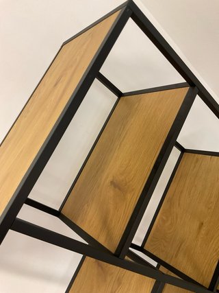 Estantería de Metal y Madera.