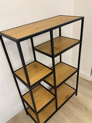 Estantería de Metal y Madera.