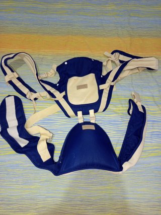 Mochila Portabebés Azul y Beige