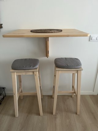Mesa abatible pared IKEA + 2 taburetes