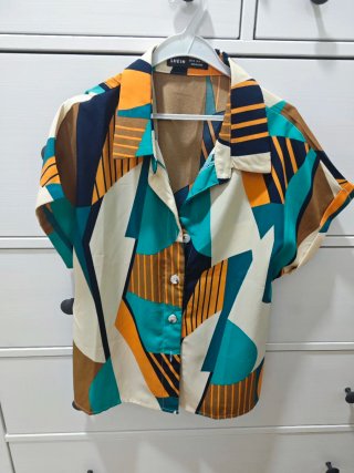 Camisa SHEIN multicolor talla xs