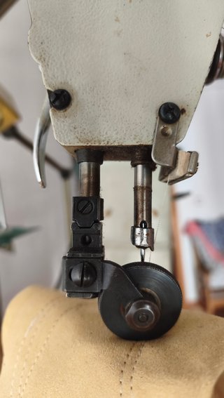 Máquina de Coser Industrial de Columna FOMAX