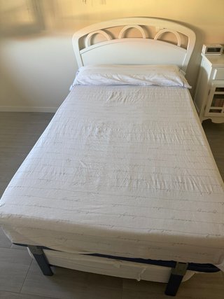 Somier de 105cm ,cabecero de madera blanco