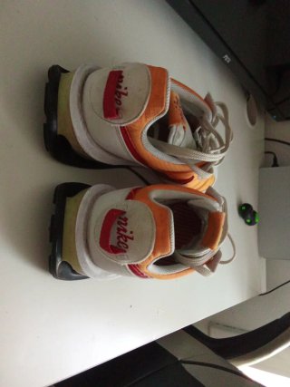 2 Pares de Zapatillas Nike la negra un 43 pequeño